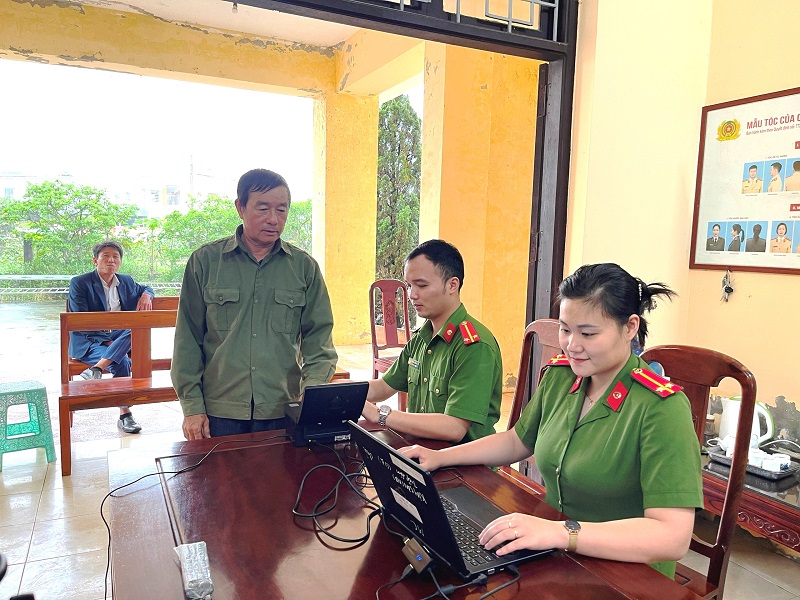 Xã Xuân Chính, huyện Kim Sơn-Đơn vị đầu tiên của tỉnh hoàn thành việc cấp Căn cước công dân cho người từ đủ 14 tuổi trở lên