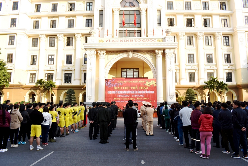 Công an tỉnh tổ chức giao lưu thể thao chào mừng kỷ niệm 93 năm ngày thành lập Đảng cộng sản Việt Nam, mừng Xuân Quý Mão 2023