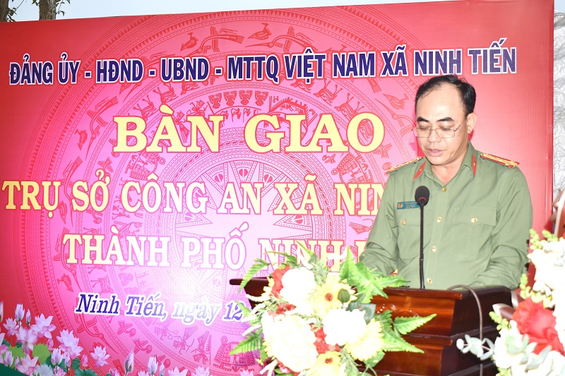 Bàn giao Trụ sở Công an xã Ninh Tiến, thành phố Ninh Bình