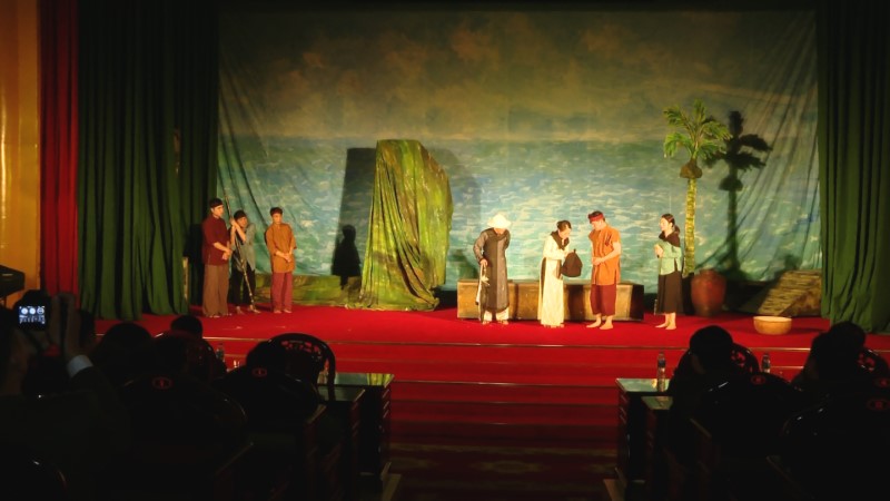 Công an tỉnh phối hợp với Nhà hát Kịch CAND tổ chức biểu diễn vở kịch “Con đò của mẹ”