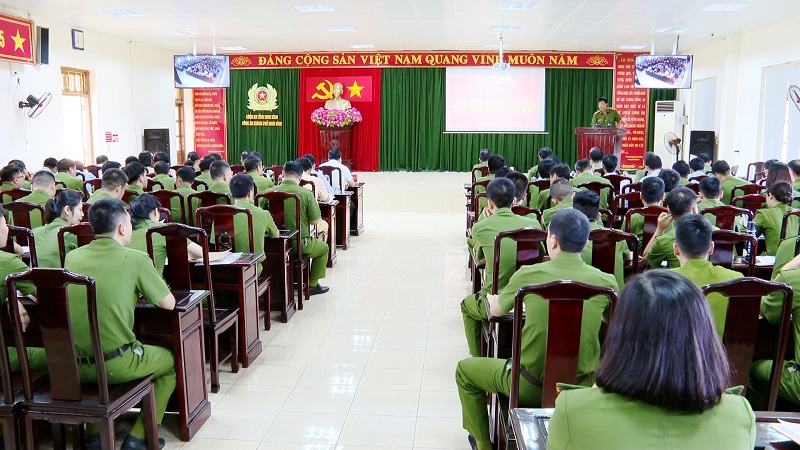 Công an thành phố Ninh Bình tổ chức hội nghị tăng cường các giải pháp phòng ngừa, đấu tranh với tội phạm lừa đảo chiếm đoạt tài sản trên không gian mạng