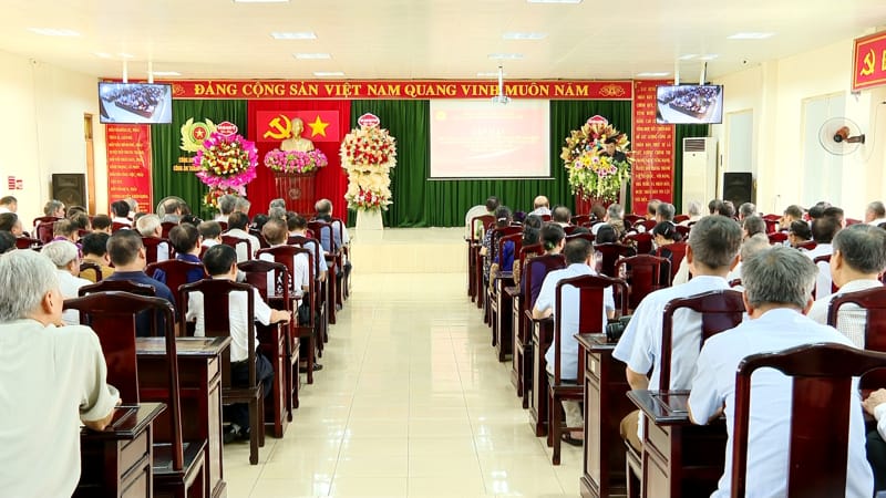 Câu Lạc bộ Công an hưu trí thành phố Ninh Bình tổ chức gặp mặt nhân kỷ niệm 78 năm ngày truyền thống Công an nhân dân Việt Nam (19/8/1945 – 19/8/2023)