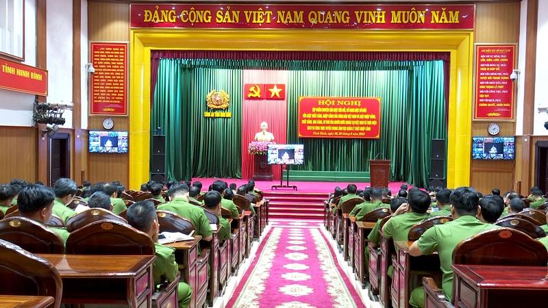 Tập huấn chuyên sâu Luật sửa đổi, bổ sung một số điều của Luật Xuất cảnh, nhập cảnh của công dân Việt Nam và Luật Nhập cảnh, xuất cảnh, quá cảnh, cư trú của người nước ngoài tại Việt Nam và thực hiện dịch vụ công trực tuyến trong lĩnh vực quản lý xuất nhập cảnh