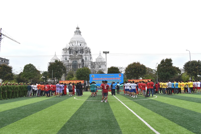 Bế mạc Giải bóng đá tuổi trẻ Công an tỉnh Ninh Bình mở rộng chào mừng Kỷ niệm 75 năm Ngày Chủ tịch Hồ Chí Minh có Sáu điều dạy CAND và 92 năm Ngày thành lập Đoàn TNCS Hồ Chí Minh