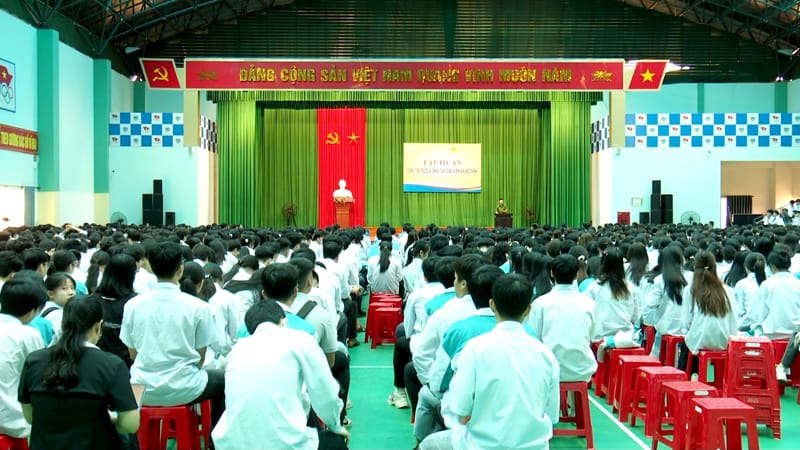 Tuyên truyền công tác PCCC và CNCH tại Trường THPT chuyên Lương Văn Tụy, thành phố Ninh Bình