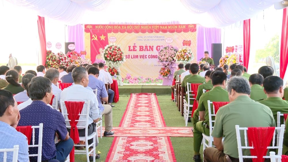 Lễ bàn giao Trụ sở làm việc của Công an xã Văn Hải, huyện Kim Sơn