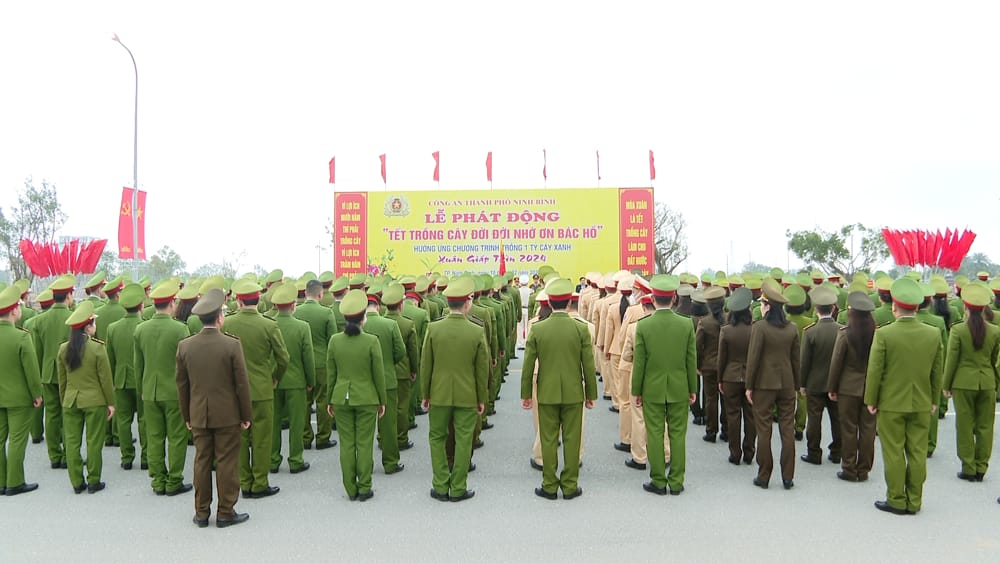 Công an thành phố Ninh Bình tổ chức Lễ phát động 