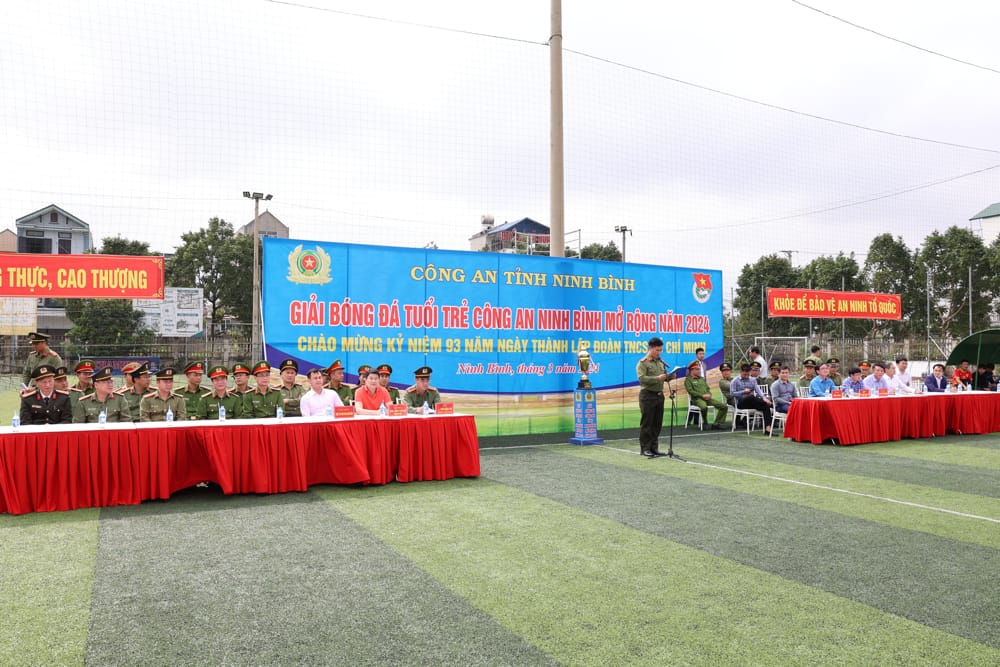 Khai mạc Giải bóng đá tuổi trẻ Công an tỉnh Ninh Bình mở rộng chào mừng Kỷ niệm 93 năm Ngày thành lập Đoàn TNCS Hồ Chí Minh