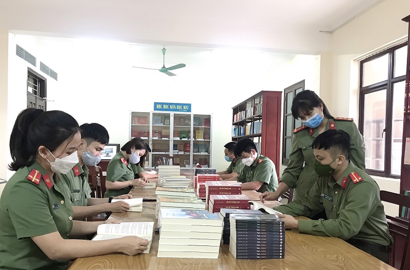Hoạt động hưởng ứng Ngày sách và văn hóa đọc Việt Nam (Ngày 21/4)