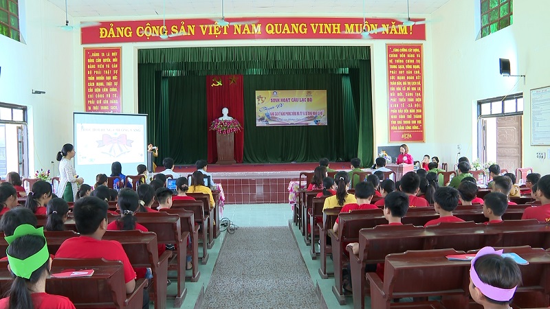 Trường THCS Ninh Khang sinh hoạt câu lạc bộ chuyên đề nâng cao kỹ năng phòng chống ma túy và sử dụng mạng xã hội