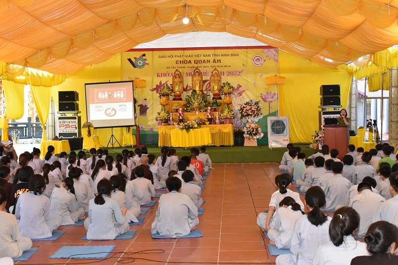 Tuyên truyền giáo dục pháp luật cho khóa sinh tham gia khóa tu tại chùa Quan Âm (Kim Sơn)