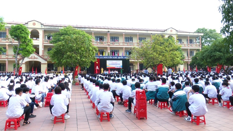 Trường THCS Lý Tự Trọng, thành phố Ninh Bình ra mắt Câu lạc bộ phổ biến kiến thức pháp luật