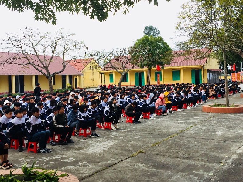 Trung tâm giáo dục nghề nghiệp, giáo dục thường xuyên huyện Yên Khánh tuyên truyền phòng chống bạo lực học đường và Nghị định 137/2020/NĐ-CP của Chính phủ về quản lý, sử dụng pháo