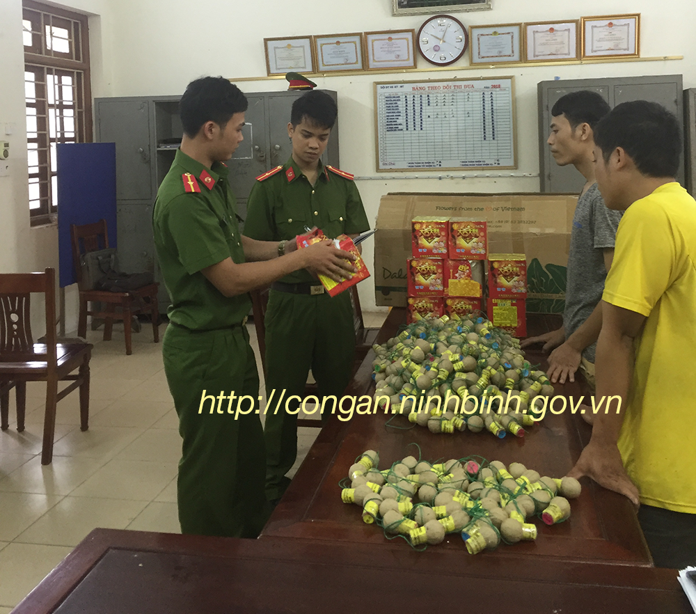 Công an huyện Yên Mô phát hiện, thu giữ 26,8kg pháo