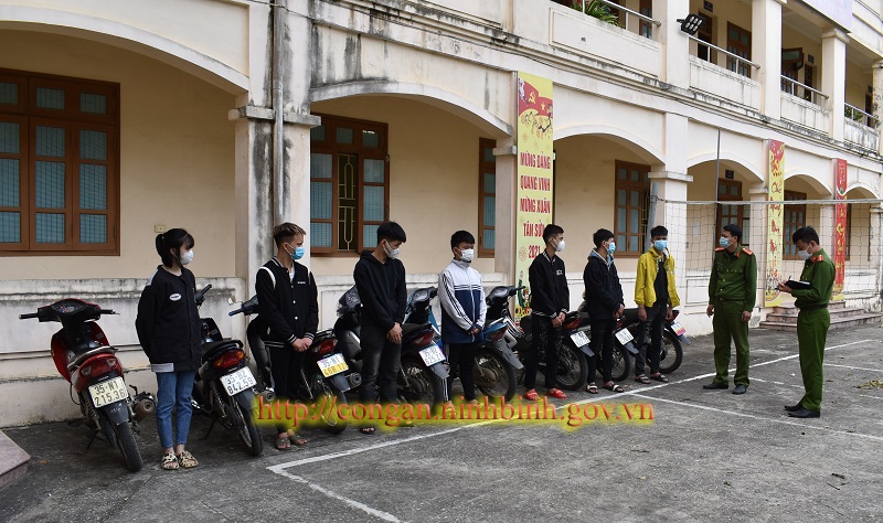 Công an thành phố Ninh Bình xử lý nhóm thanh, thiếu niên điều khiển xe lạng lách, đánh võng gây tai nạn