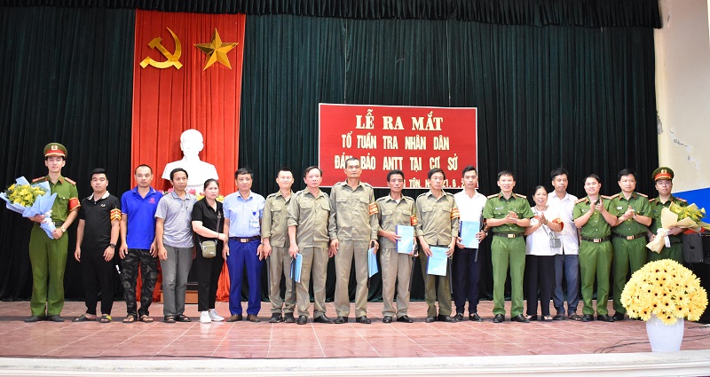 UBND thị trấn Thiên Tôn, huyện Hoa Lư ra mắt tổ tuần tra nhân dân đảm bảo ANTT