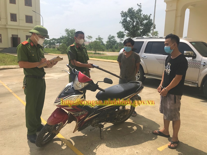 Công an huyện Nho Quan bắt 2 đối tượng cướp tài sản