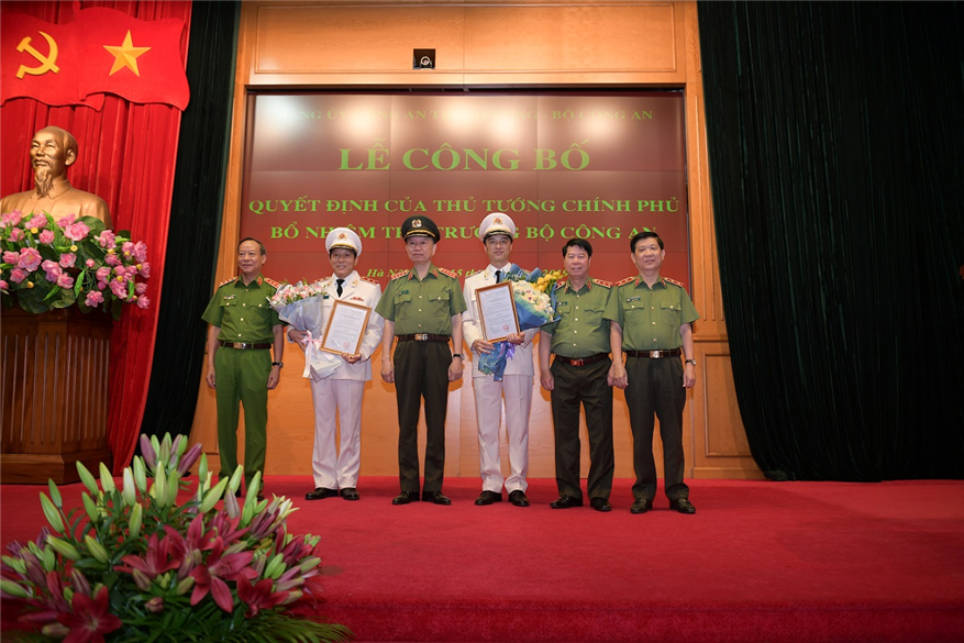 Trao Quyết định Bổ nhiệm chức vụ Thứ trưởng Bộ Công an đối với Trung tướng Lương Tam Quang và Thiếu tướng Nguyễn Duy Ngọc