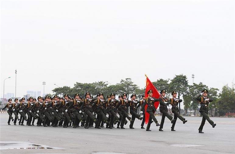 Phát huy truyền thống anh hùng, lực lượng An ninh nhân dân Việt Nam phấn đấu hoàn thành xuất sắc nhiệm vụ bảo vệ an ninh quốc gia, xứng đáng với niềm tin yêu của Đảng, Nhà nước và Nhân dân