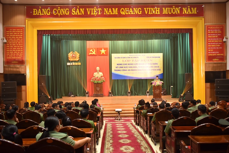 Lễ Bế mạc lớp tập huấn “Nâng cao năng lực quản lý nhà nước về lĩnh vực văn hóa, văn nghệ cho CBCS trong CAND” khu vực phía Bắc tại Công an tỉnh Ninh Bình