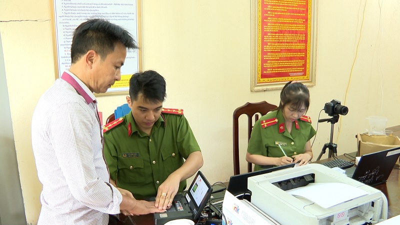 Công an huyện Yên Khánh quyết liệt thực hiện đợt cao điểm 30 ngày đêm làm Căn cước công dân