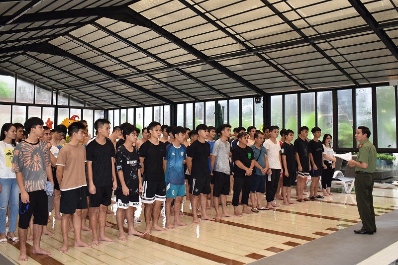 Công an tỉnh tổ chức nghiệm thu Lớp huấn luyện bơi cho cán bộ chiến sĩ