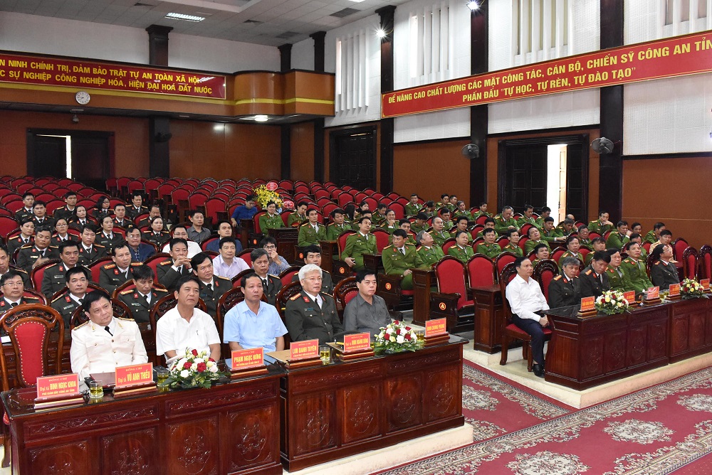 Công bố quyết định của Bộ trưởng Bộ Công an về công tác cán bộ  tại Công an Ninh Bình
