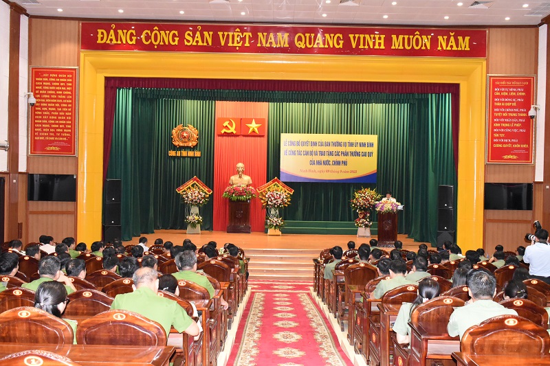 Đảng ủy Công an tỉnh tổ chức Lễ công bố quyết định của Ban Thường vụ Tỉnh ủy Ninh Bình về công tác cán bộ và trao tặng các phần thưởng cao quý của Nhà nước, Chính phủ