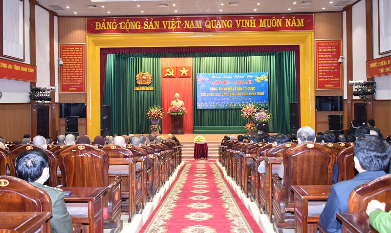 Công an tỉnh và Ủy ban MTTQ Việt Nam tỉnh gặp mặt,  giao lưu với chức sắc các tôn giáo