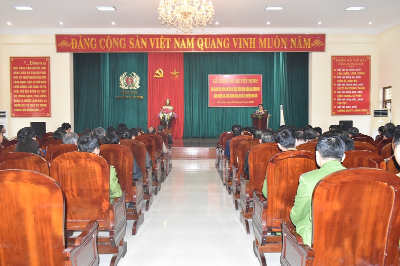 Công bố quyết định điều động bổ nhiệm công an chính quy đảm nhiệm các chức danh Công an xã tại huyện Kim Sơn