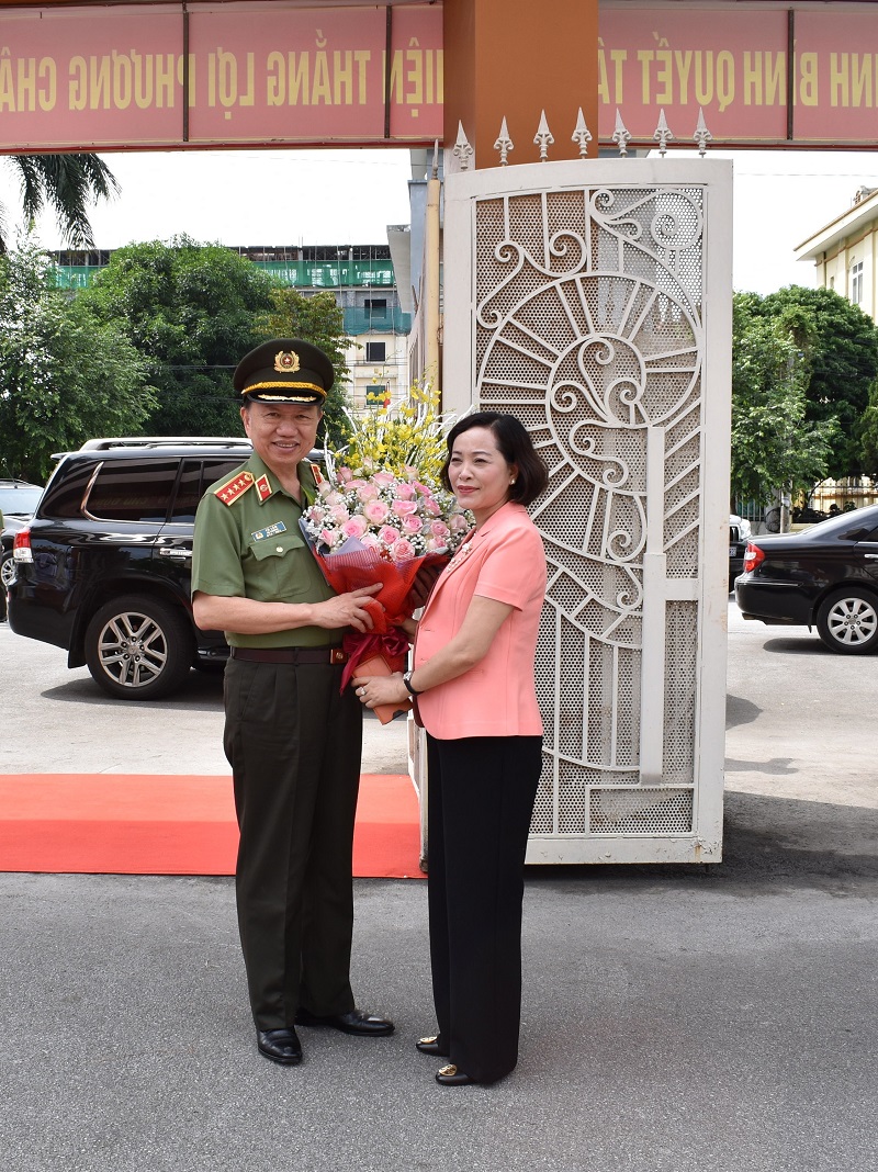 Bộ trưởng Tô Lâm làm việc với Công an tỉnh Ninh Bình về xây dựng Công an xã chính quy