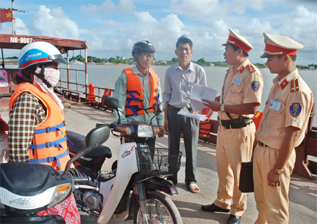 Công an huyện Kim Sơn: Tăng cường đảm bảo ATGT đường thủy nội địa