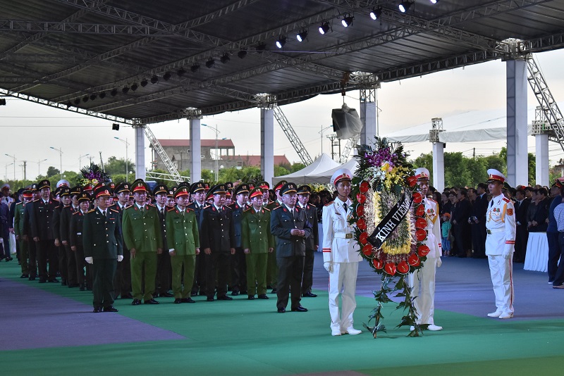 Một số hình ảnh về Lễ Truy điệu Đại tướng Trần Đại Quang, Ủy viên  Bộ Chính trị, Chủ tịch nước Cộng hòa xã hội Chủ nghĩa Việt Nam  tại huyện Kim Sơn, tỉnh Ninh Bình