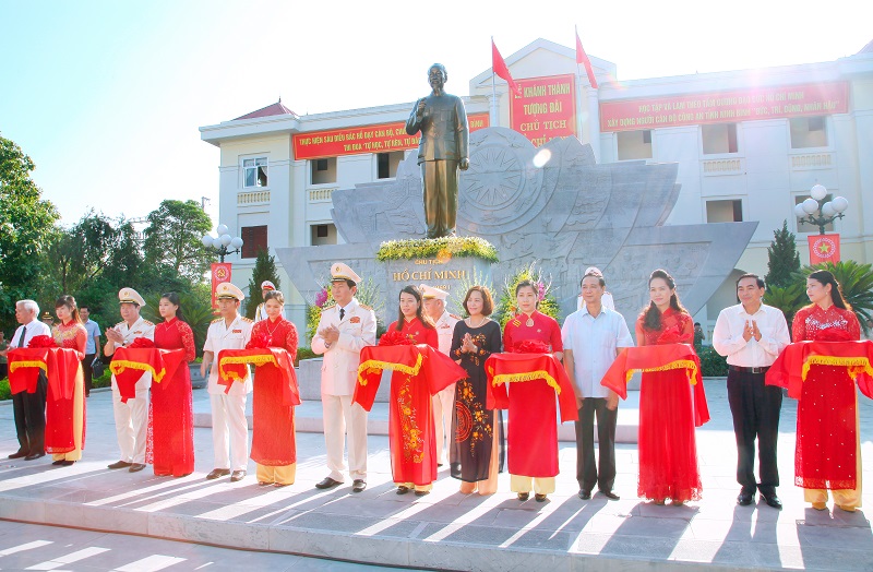 Chủ tịch nước Trần Đại Quang và những chuyến thị sát về Công an Ninh Bình