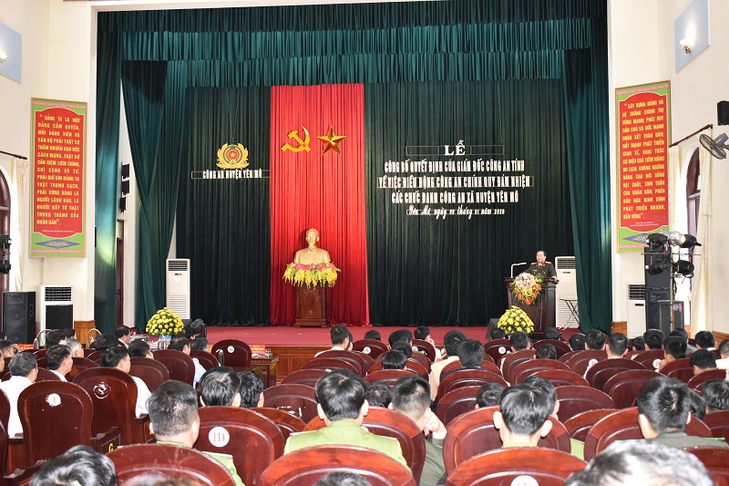 Huyện Yên Mô công bố quyết định điều động bổ nhiệm công an chính quy đảm nhiệm các chức danh Công an xã