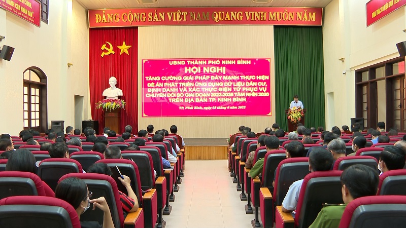 UBND thành phố Ninh Bình tổ chức Hội nghị tăng cường giải pháp đẩy mạnh thực hiện Đề án 06