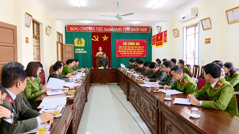 Đoàn kiểm tra của Bộ Công an về kiểm tra công tác bố trí điều động công an chính quy đảm nhiệm các chức danh Công an xã  tại huyện Kim Sơn
