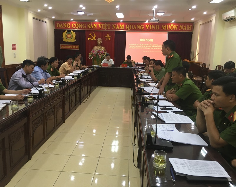 Công an thành phố Ninh Bình tổ chức Hội nghị “Tăng cường giải pháp đảm bảo trật tự đô thị và xử lý vi phạm về nồng độ cồn đối với người điều khiển phương tiện tham gia giao thông trên địa bàn thành phố Ninh Bình”