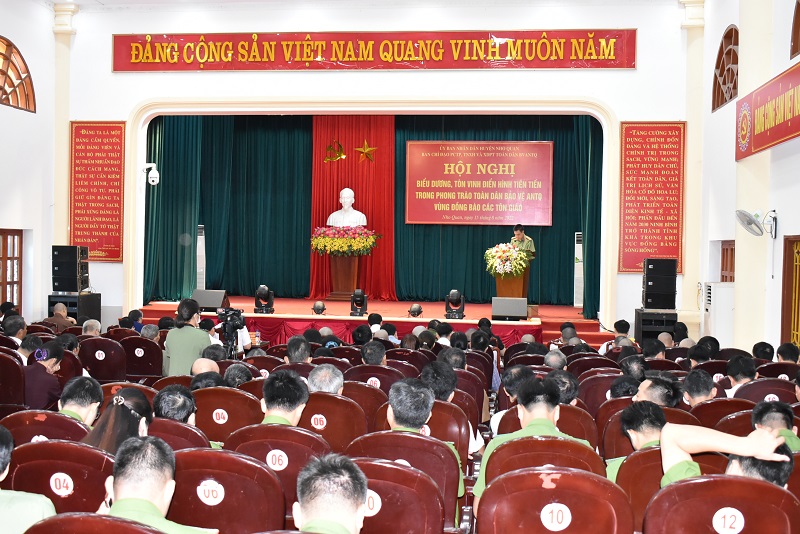 Huyện Nho Quan tổ chức hội nghị biểu dương, tôn vinh điển hình tiên tiến trong phong trào “Toàn dân bảo vệ an ninh Tổ quốc” vùng đồng bào các tôn giáo